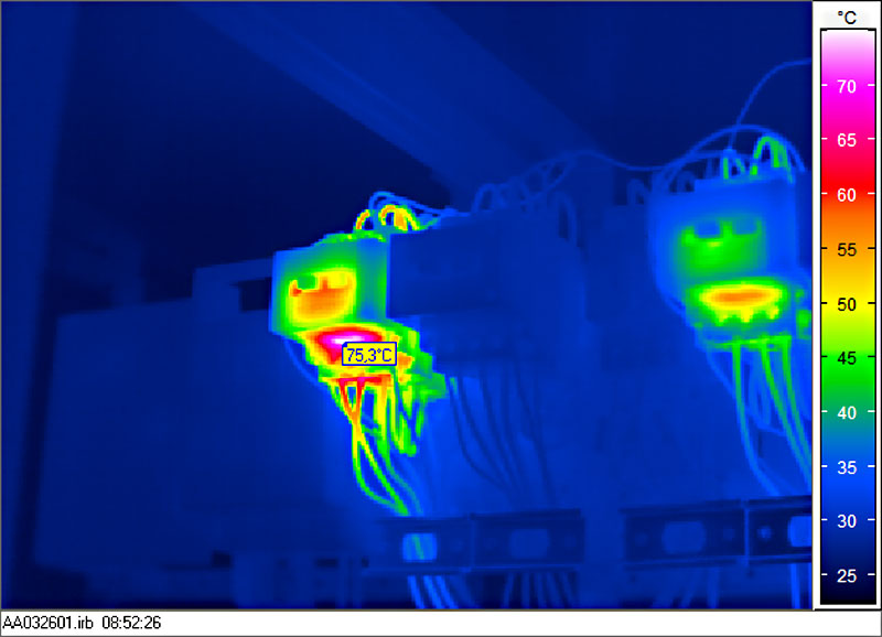 Thermografische Untersuchung: erhitztes Bauteil